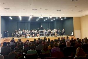 La Asociación Musical Santa Cecilia de Almenara celebra el concierto del "Dia de la Dona"