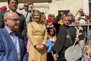 La vicealcaldesa de Alicante da el Toque de Inicio de la VI Tamborrada de Semana Santa