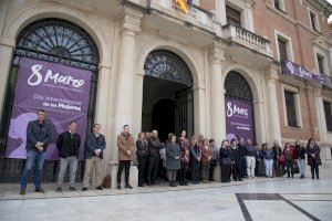 La Diputación de Castellón guarda tres minutos de silencio en señal de repulsa por el último asesinato machista
