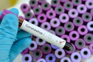 La indústria farmacèutica avança en una possible solució enfront del coronavirus