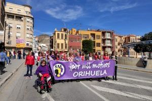Orihuela se moviliza por el Día Internacional de la Mujer con la marcha reivindicativa “X Mil Motivos”