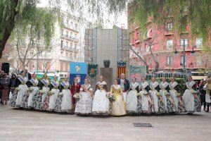 La Falla Plaça Pintor Segrelles celebra el tradicional homenatge al pintor que dona nom la seua comissió