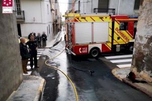 Una dona major, afectada per inhalació de fum en un incendi a la Vilavella