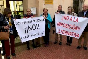Toledo denuncia “el teatro” en la reunión de vecinos de la avenida Lledó porque “en realidad fue una junta local del PSOE”