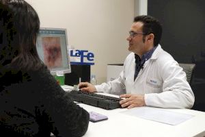 El 60% de las consultas de teledermatología del Departament La Fe se resuelven sin tener que acudir al hospital