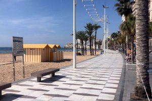 El Ayuntamiento cierra totalmente las playas y calas de Benidorm