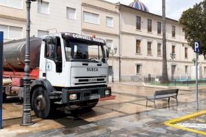 El Ayuntamiento de Sueca intensifica la limpieza y desinfección de sus calles y lugares más transitados