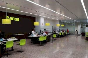Bankia relaja el cobro de comisiones a los clientes con ingresos domiciliados que están afectados por la crisis del coronavirus