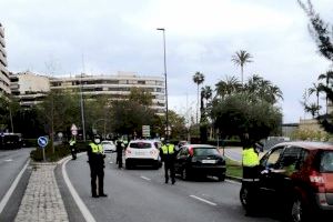 Alicante suma 184 sanciones impuestas por la Policía Local en tres días por incumplir el confinamiento y el estado de alarma frente al COVID