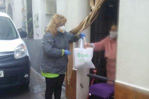 El servicio de ayuda a mayores impulsado por el Ayuntamiento de les Coves de Vinromà ante la emergencia sanitaria beneficia a 25 usuarios