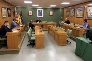 Los grupos del Ayuntamiento de Petrer acuerdan incrementar al doble el presupuesto de ayudas de emergencia de Servicios Sociales