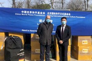 La Fundación China para la Paz dona a la Generalitat 2.000 mascarillas quirúrgicas