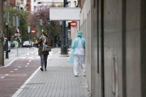 Sindicatos denuncian saturación en las UCI de nueve hospitales valencianos