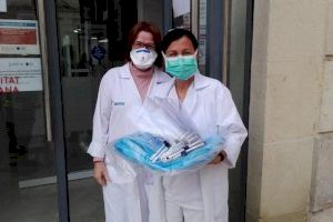 Bomberos de Alicante fabrican material sanitario de protección para hospitales y policías