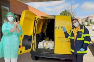 Correos lleva comida al personal sanitario de los hospitales de Valencia