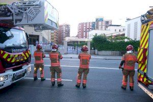 Los bomberos de Castellón rinden homenaje a las trabajadoras de las residencias de mayores