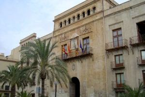 El Ayuntamiento de Elche recibe una subvención de la Generalitat de casi 600.000 euros para ayudar las familias vulnerables afectadas por la crisis del coronavirus