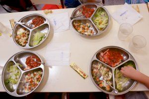 El Ayuntamiento de Paiporta otorga 495 becas-comedor para completar el plan de la consellería de Educación