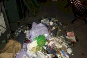 Castelló alerta del riesgo sanitario de dejar las bolsas de basura fuera del contenedor