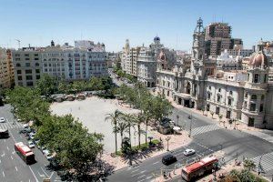 La peatonalización de la plaza del Ayuntamiento de Valencia, paralizada "hasta nueva orden"