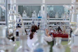 Sanitat pren el control dels laboratoris privats per a accelerar els test del coronavirus
