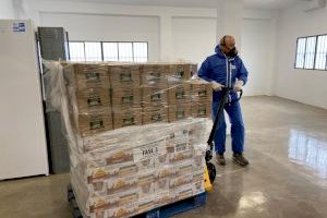 El Ayuntamiento de Riba-roja reparte 7.660 kilos de alimentos a cerca de 600 personas vulnerables del municipio