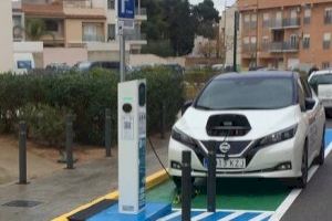 El punto de recarga de vehículos eléctricos del Ayuntamiento de Bétera obtiene las primeras 100 cargas