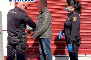 La Policía Nacional detiene a un varón por vender hachís en un establecimiento 24horas en Alicante