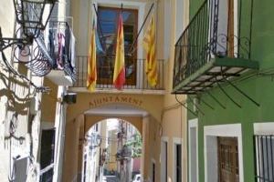 La Vila aplaza el pago de tributos y suspende la tasa de ocupación de la vía pública de terrazas
