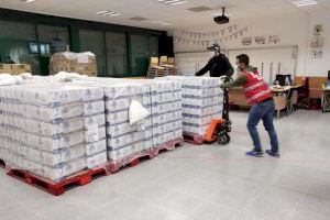 El Ayuntamiento de Paiporta facilita a Cruz Roja el almacenamiento de 27.000 kilos de alimentos para 323 familias de toda la comarca