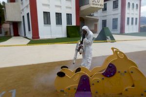La Nucía desinfecta sus 45 parques infantiles