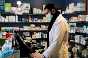 Las farmacias alertan: habrá desabastecimiento de mascarillas y geles para no vender a pérdidas