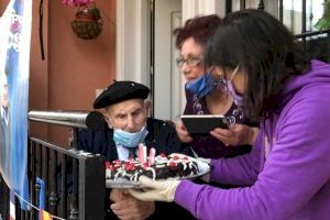 Així ha celebrat el veí més longeu d'Elx el seu 106 aniversari