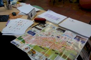 El Ayuntamiento de Xàtiva imprime los materiales educativos del alumnado con necesidades para la posterior distribución