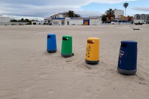 El ayuntamiento trabaja en la limpieza y retirada de algas de las playas de València