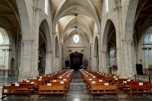 La Catedral de Valencia, lista para la desescalada: desde el lunes acogerá un máximo de 300 personas, una por banco