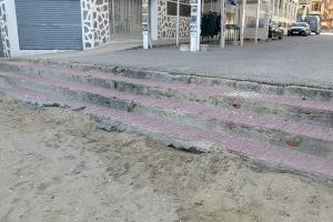 Cs Torrevieja solicita al Ayuntamiento la reparación de los accesos a las playas antes de que se permita el acceso al público