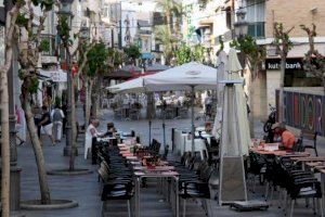El PSOE de Benidorm propone suspender hasta 2021 el cobro de la tasa de mesas y sillas de las terrazas
