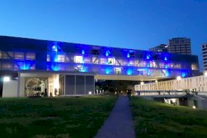 El Ayuntamiento de Benidorm, en el Día Mundial de la Enfermería, ilumina de azul su fachada