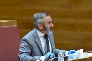 Barrachina pide la dimisión de Mollà por excluir de las ayudas a las ganaderías de toros bravos