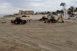 Limpieza Viaria y RSU intensifican las labores de limpieza en playas, paseos marítimos y zona periplayera