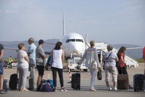 El Consell reclama que los aeropuertos de Valencia y Alicante-Elche sean considerados puntos de entrada nacional