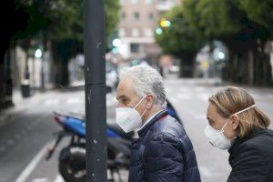 L'ús obligatori de màscares en espais públics, a debat
