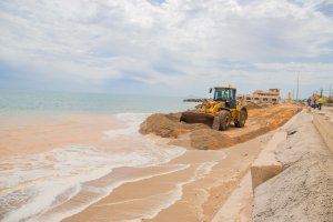 Cullera retoma los trabajos de reparación de las playas del sur paralizados por la Covid-19