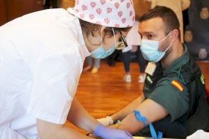 El Hospital del Vinalopó realiza test COVID-19 a la Policía Nacional de Elche