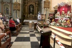 Atípico día de Santa Quitèria en Almassora con Les Calderes para mayores dependientes y misa en la intimidad