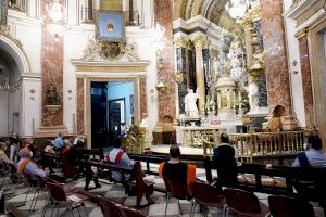 Las tunas universitarias de Valencia celebran una misa en la Basílica de la Virgen