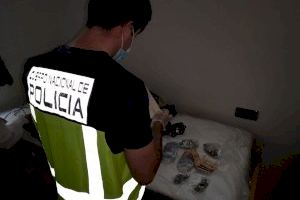 La Policía Nacional desmantela un punto de venta de cocaína en Xàtiva y detiene a un hombre