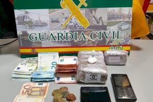 La Guardia Civil detiene a dos personas por trafico de drogas en la pedanía de Borboto