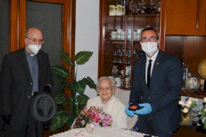 Los mayores de Vila-real reciben su homenaje pese a la crisis del COVID-19